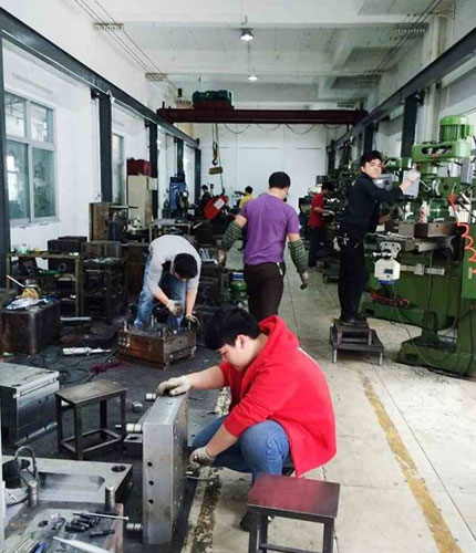 Magnesium alloy die-casting mold workshop